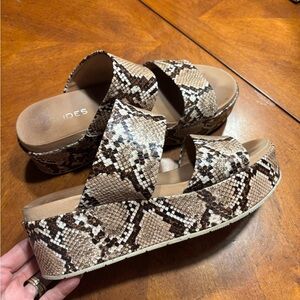 J/SLIDES
Quincy Snake-Print Leather Platform Sandals Sz 8.5 great condition